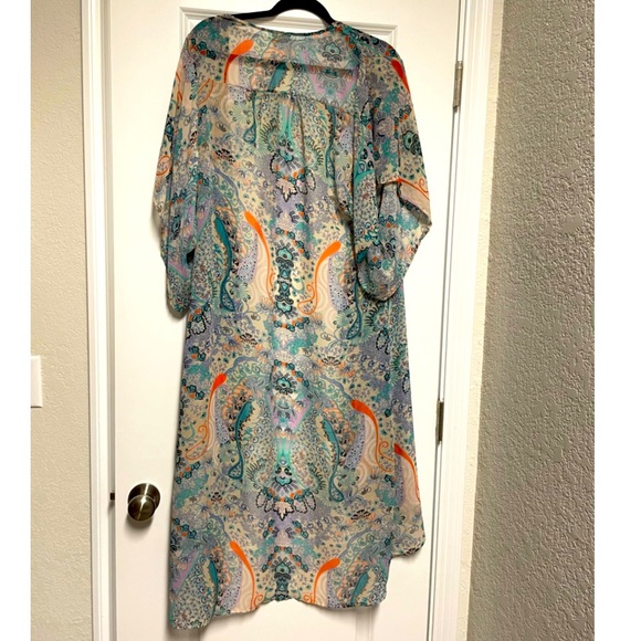 Flowy Floral Kimono - Picture 2 of 3